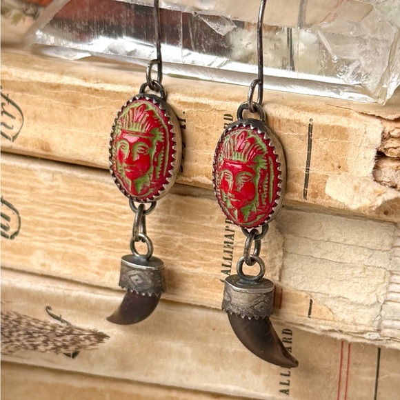 Artisan Tribal Oxidized Sterling Silver Coyote Claw Dangle Earrings - Picture 4 of 9